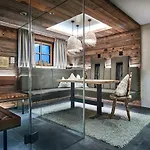 赖纳公寓酒店