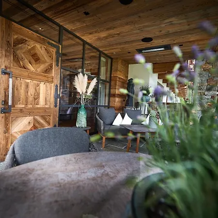 Rainerhof アパートホテル フラッハウ