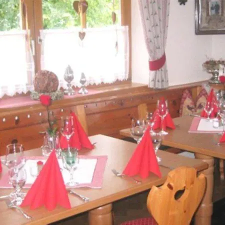 Rainerhof アパートホテル フラッハウ