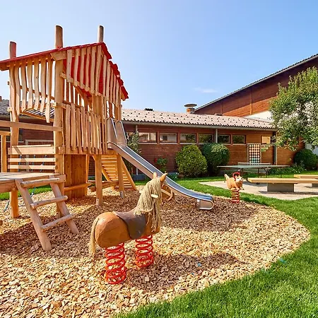 アパートホテル Rainerhof 4*