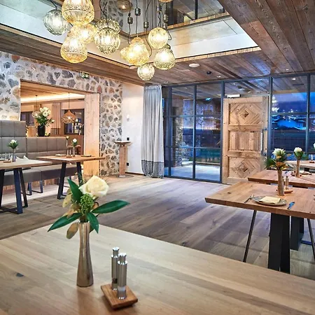 アパートホテル Rainerhof 4*